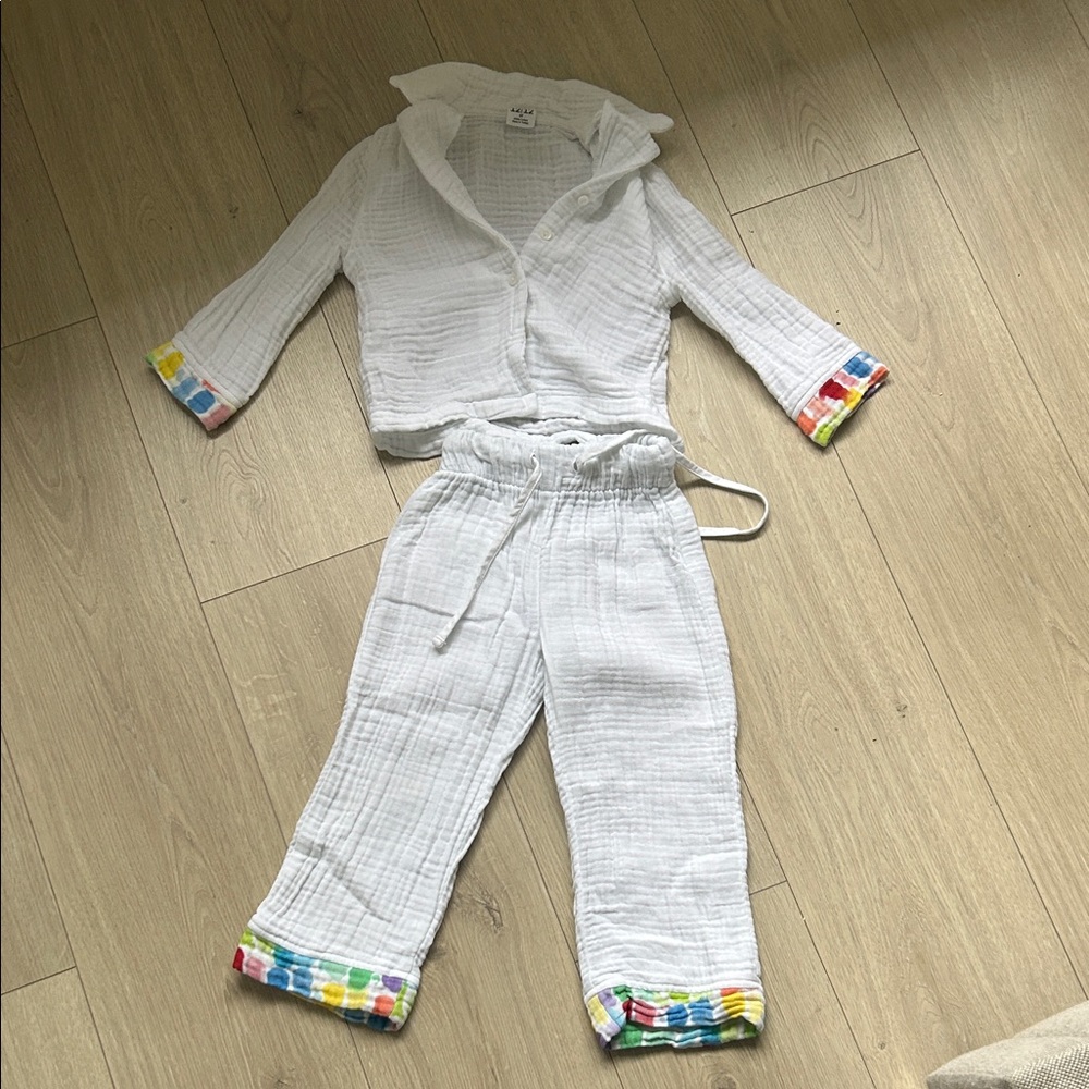12/12 Organic Cotton Kids White Muslin Set with Rainbow Trim and Pocket